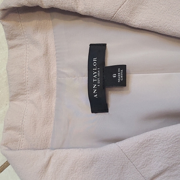 Ann Taylor Two Button Lined Blazer [size 6] - Picture 4 of 10